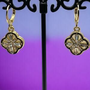 NWOT! 4 Leaf Clover Crystal Gold-Tone Dangle 1 1/8" Earrings!